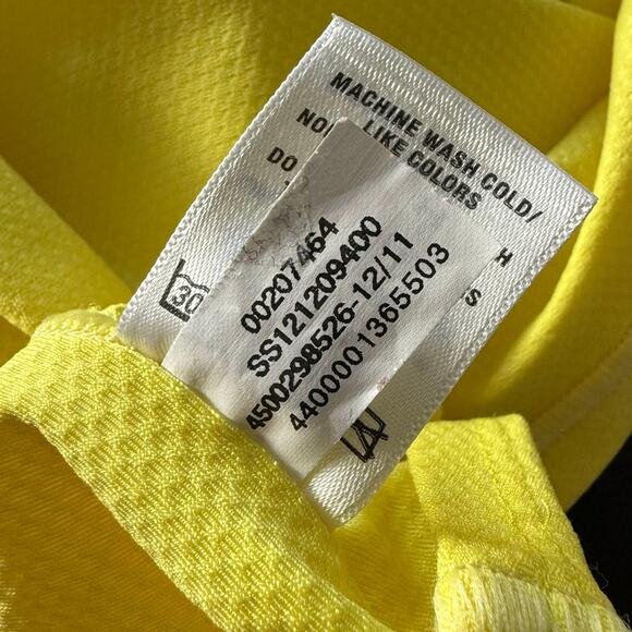 Under Armour HeatGear Athletic Shirt V-Neck Top Athleisure Yellow Womens S - Picture 8 of 9